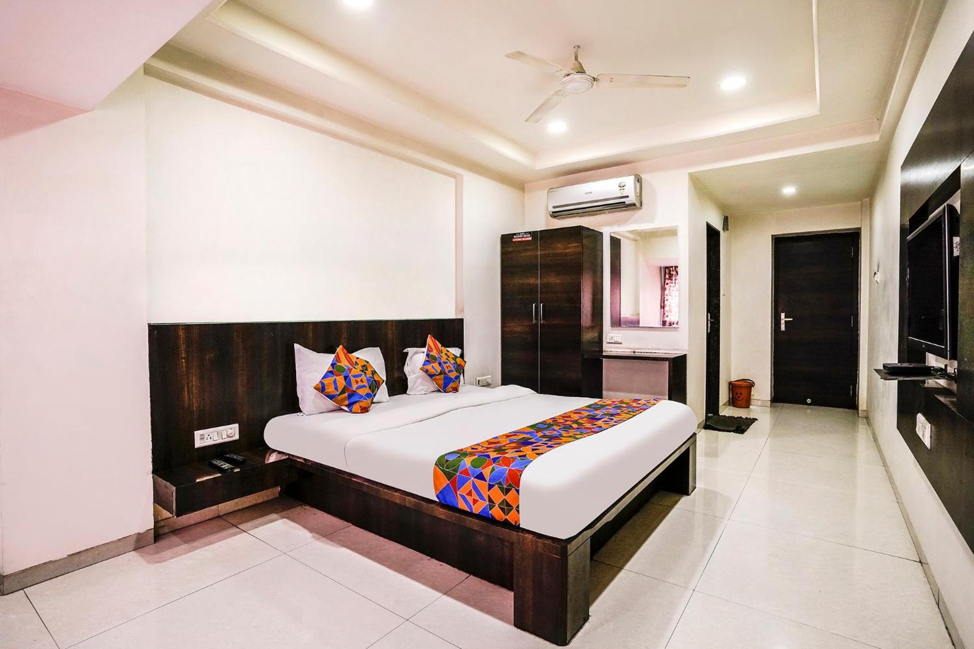 Hotel Fabexpress Raj Tourist Nashik Exterior foto