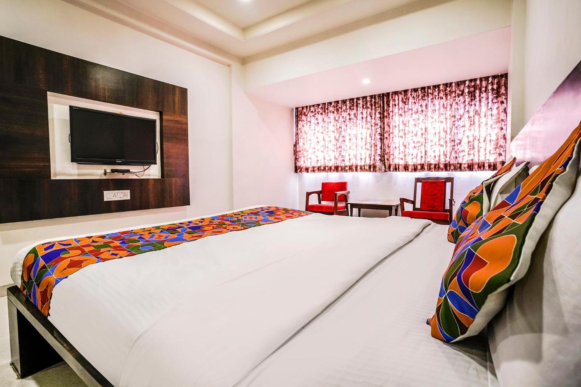 Hotel Fabexpress Raj Tourist Nashik Exterior foto